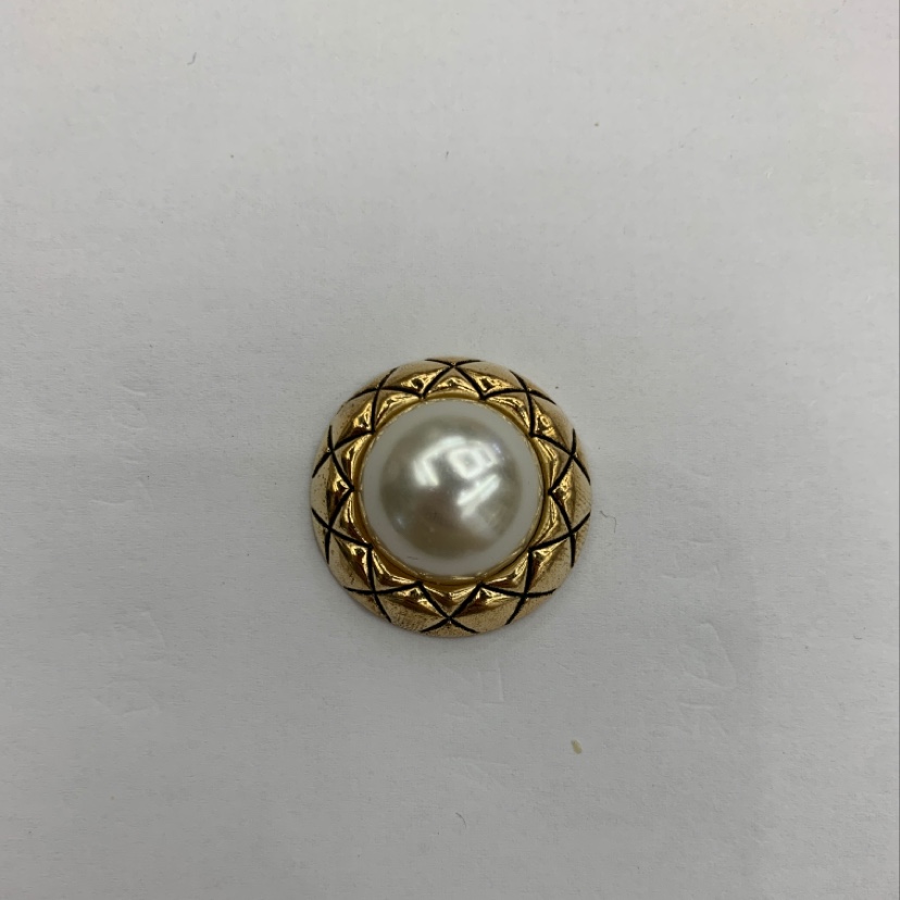 Large lattice with pearl medium thumbnail