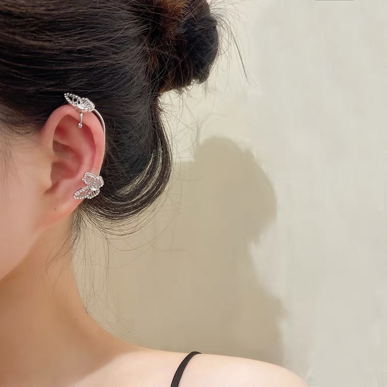 Korean super fairy butterfly zircon ear clips for women's summer style, fashionable and high-end, ins cool and cool style earrings detail image 2
