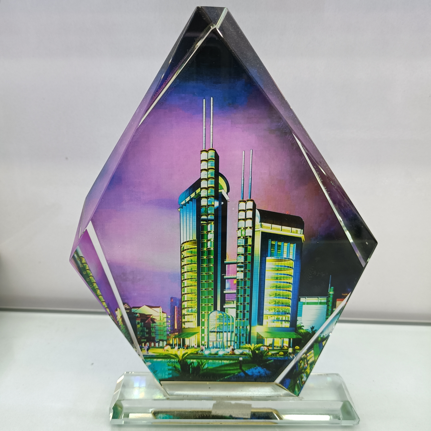 Yan fan cristal color especial forma iceberg pantalla de reloj personalidad altura 28 cm