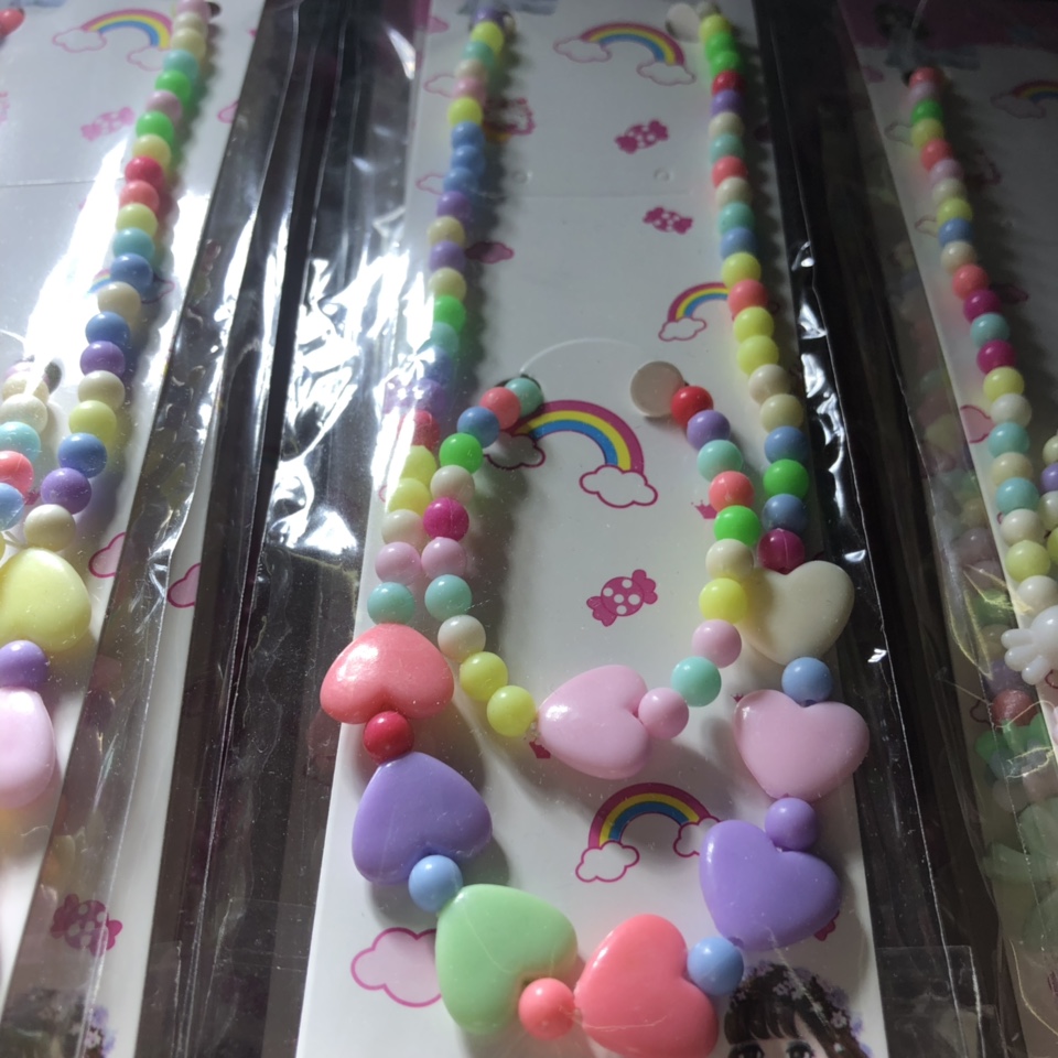 Children's spring-colored pearl necklace matching