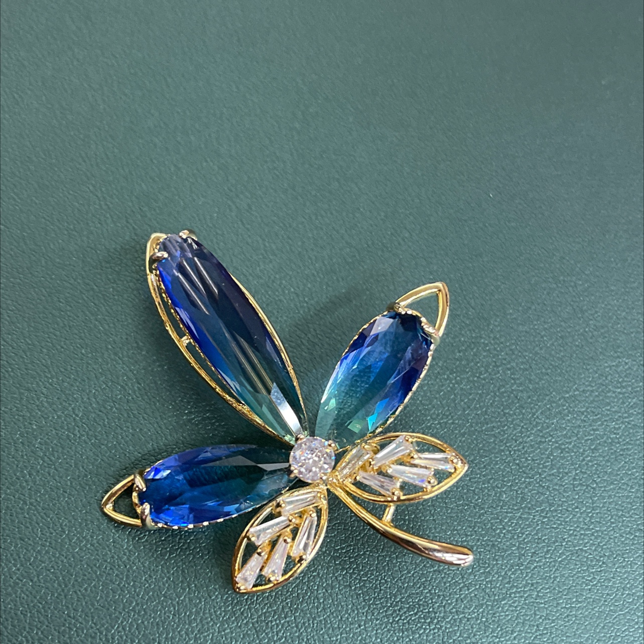 Clear Crystal Leaf Petal Brooch 8