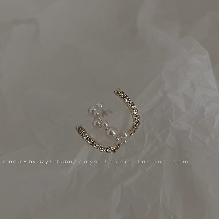 مقلب الاذن المذهلة والأقراط اللؤلؤية اللؤلؤية السباقة الزرق detail image 4