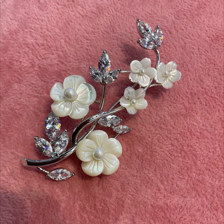 Shell flower brooch Corsage women accessories Luxury atmosphere fashion everything 4