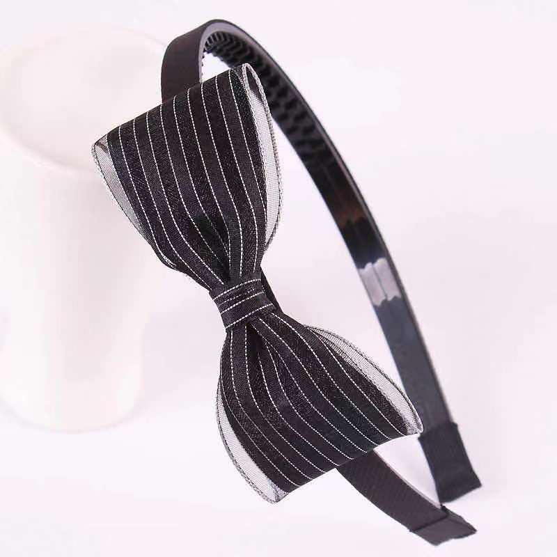 Black striped style