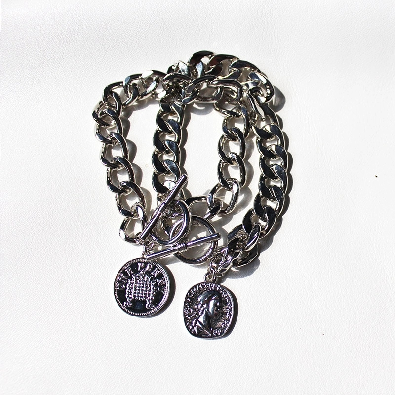 Two sets of retro pendants with thick chains and heads for foreign trade accessories, trendy women's bracelets, and trendy bracelets