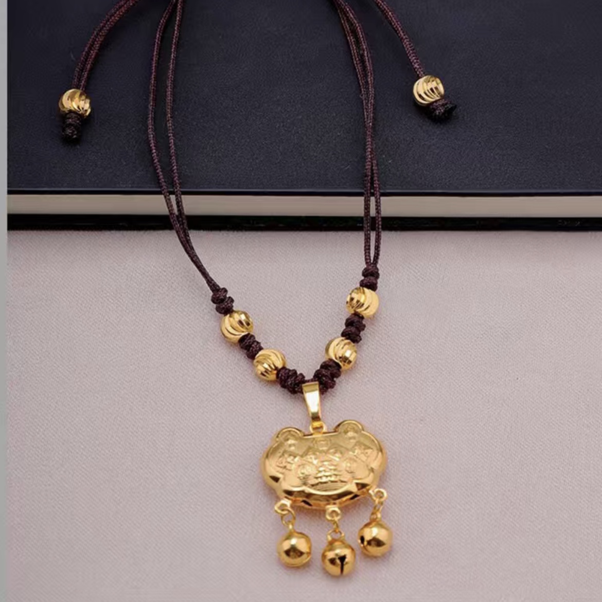 宝宝长命锁项链棕色项链幸运项链长命锁项链