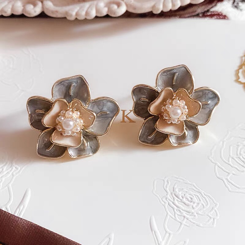 Korean-style socialite banquet style, trendy and fashionable Bohemian rose stud earrings