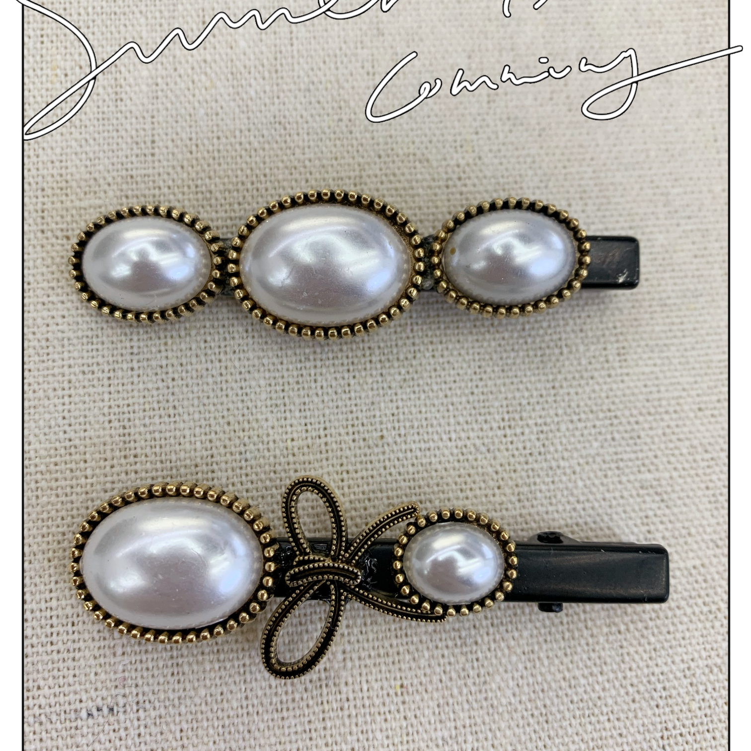 Oval pearl side clip
Alloy bow hair clip
Korean premium clip