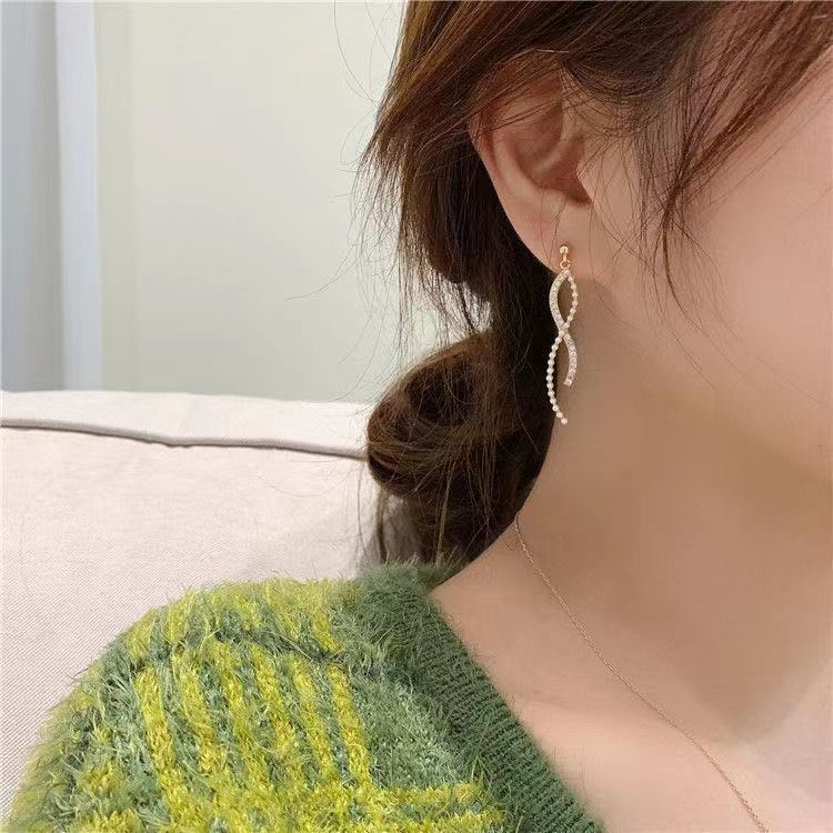 South Korea Dongdaemun earrings Fashion silver interlace rhinestone pearl earrings commuter everything studs temperament earrings female