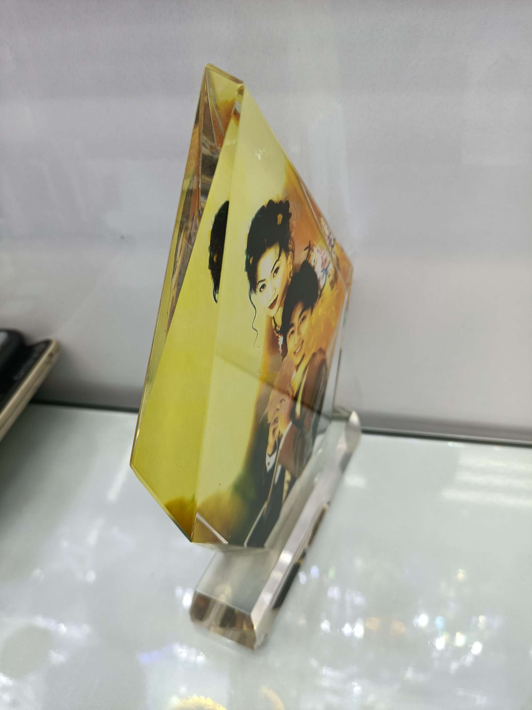 Cristal color alien iceberg pantalla 2 Specification image
