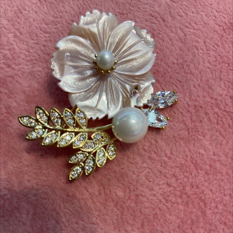 Shell flower brooch Corsage women accessories Luxury atmosphere fashion everything 3