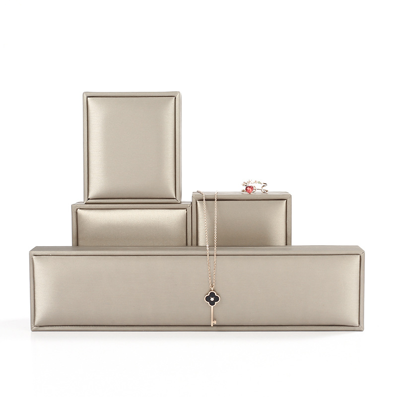 Chi Hua packaging brushed leather box locket necklace box high-grade leather jewelry box exquisite jewelry box