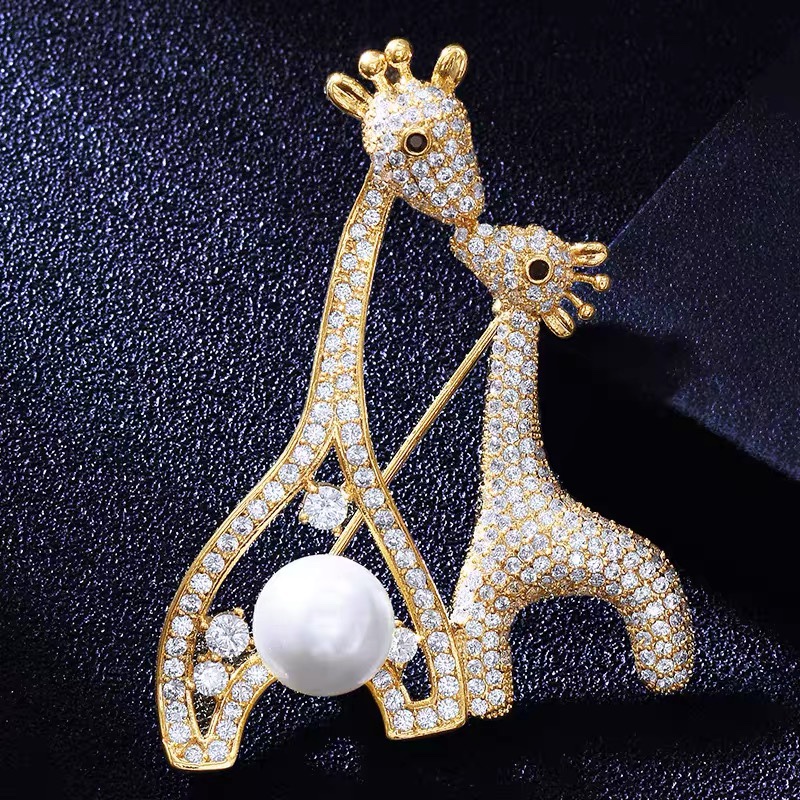 Giraffe brooch