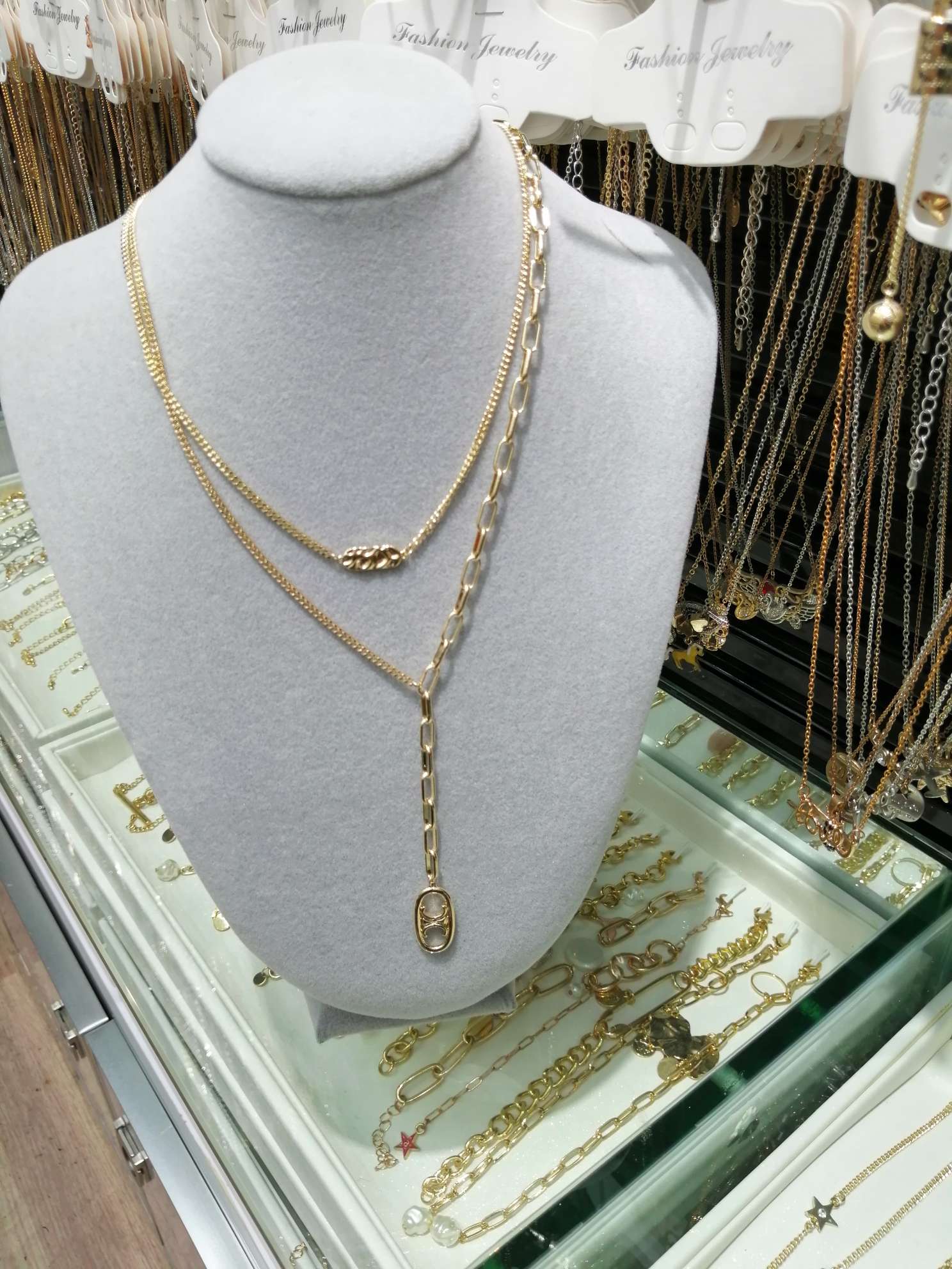 European and American cross-border simple style Necklace Necklace retro alloy butterfly pendant multi-layer necklace 17267 Application Scenario