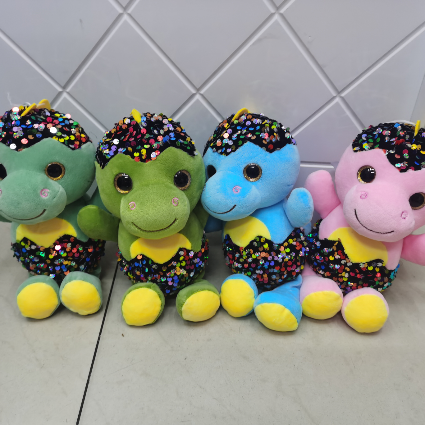 Dreamy plush toys, sequined dinosaur premium figurines, factory direct sales at booth 0777