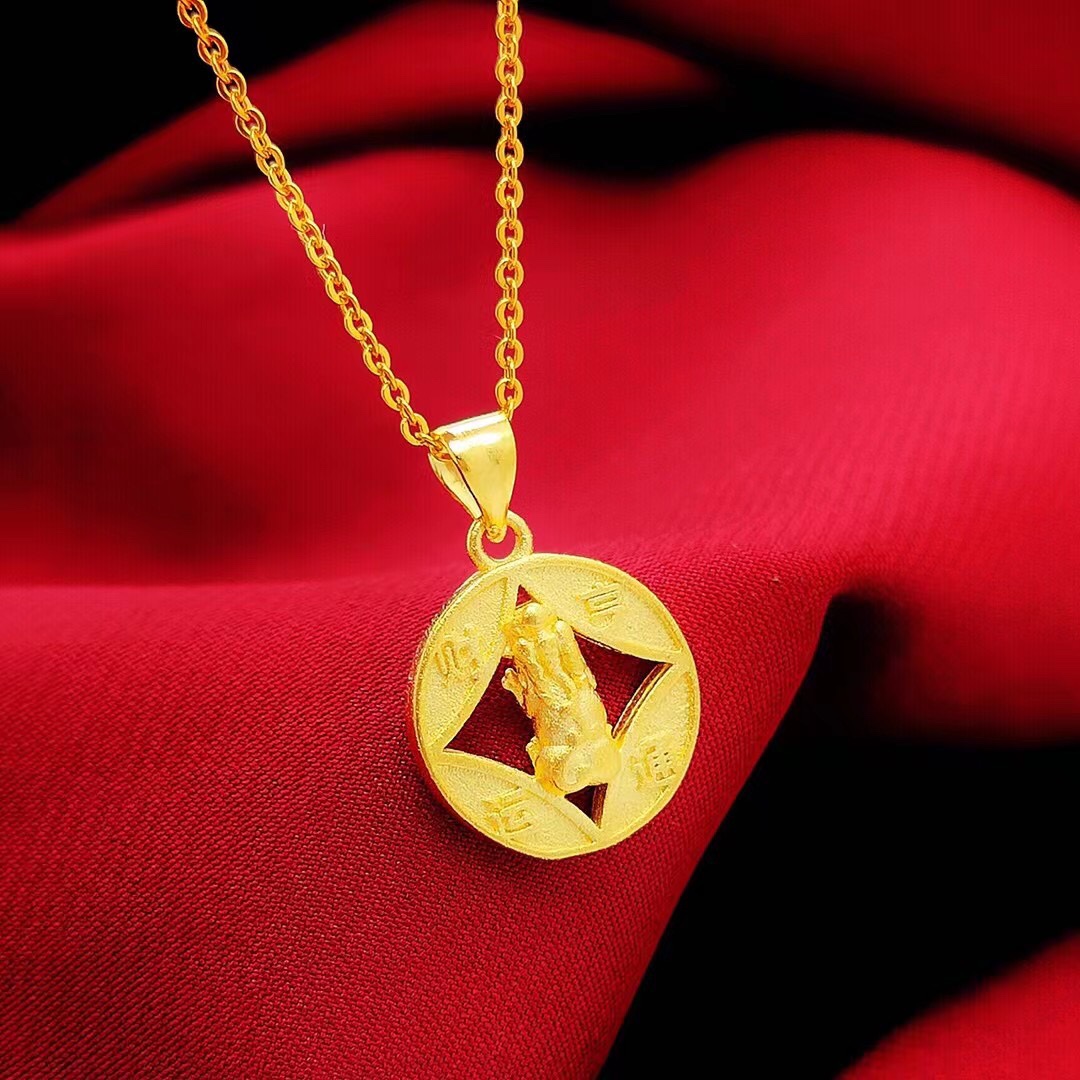 The bronze pendant of brave animal