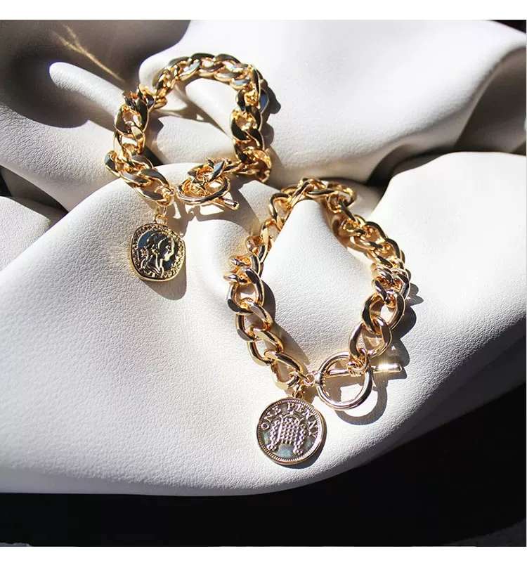 Two sets of retro pendants with thick chains and heads for foreign trade accessories, trendy women's bracelets, and trendy bracelets Application Scenario