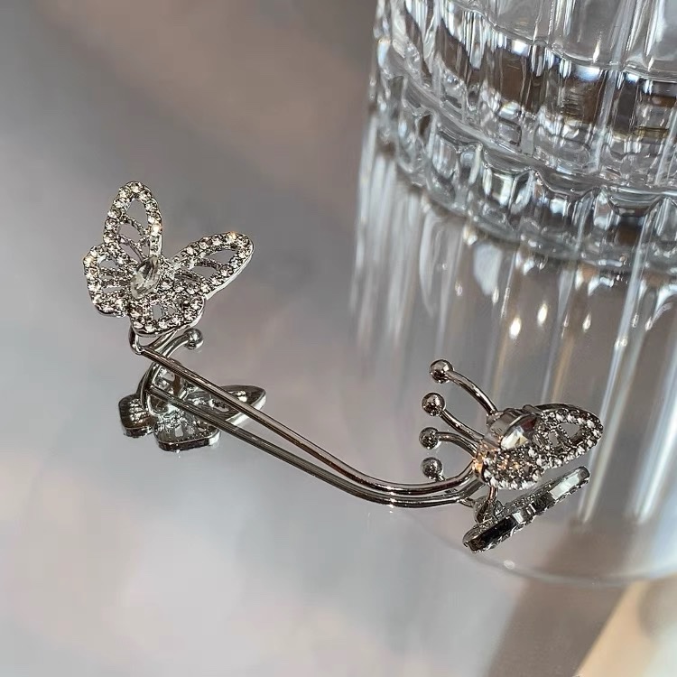 Korean super fairy butterfly zircon ear clips for women's summer style, fashionable and high-end, ins cool and cool style earrings detail image 4