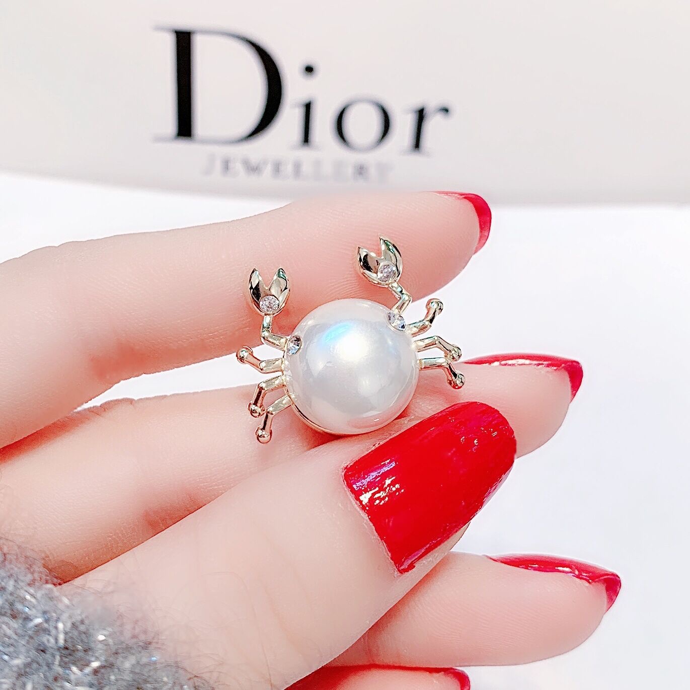 Magnetic clasp, anti-glare unicorn crab star brooch, no damage to clothes, women's sewn clasp, Japanese and Korean corsages Specification image
