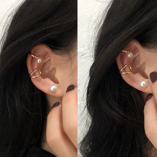 Three-piece set of high-end Korean pearl earrings, cold Hong Kong-style retro French niche ear bone clips, no ear holes