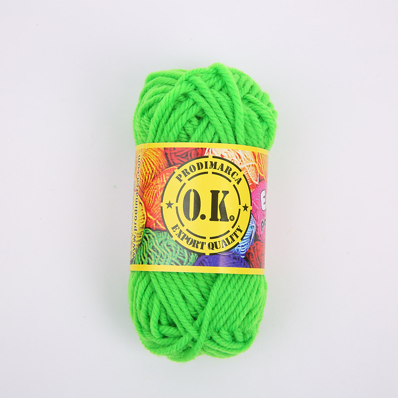 Factory direct sales of hand-knitted scarves made of acrylic wool from Europe and America, crochet hooks, medium and thick cotton balls wholesale have entered the hot sales stage details Picture