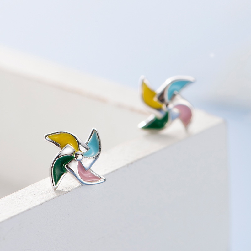 Three-dimensional small windmill colorful small earrings, small and cute.