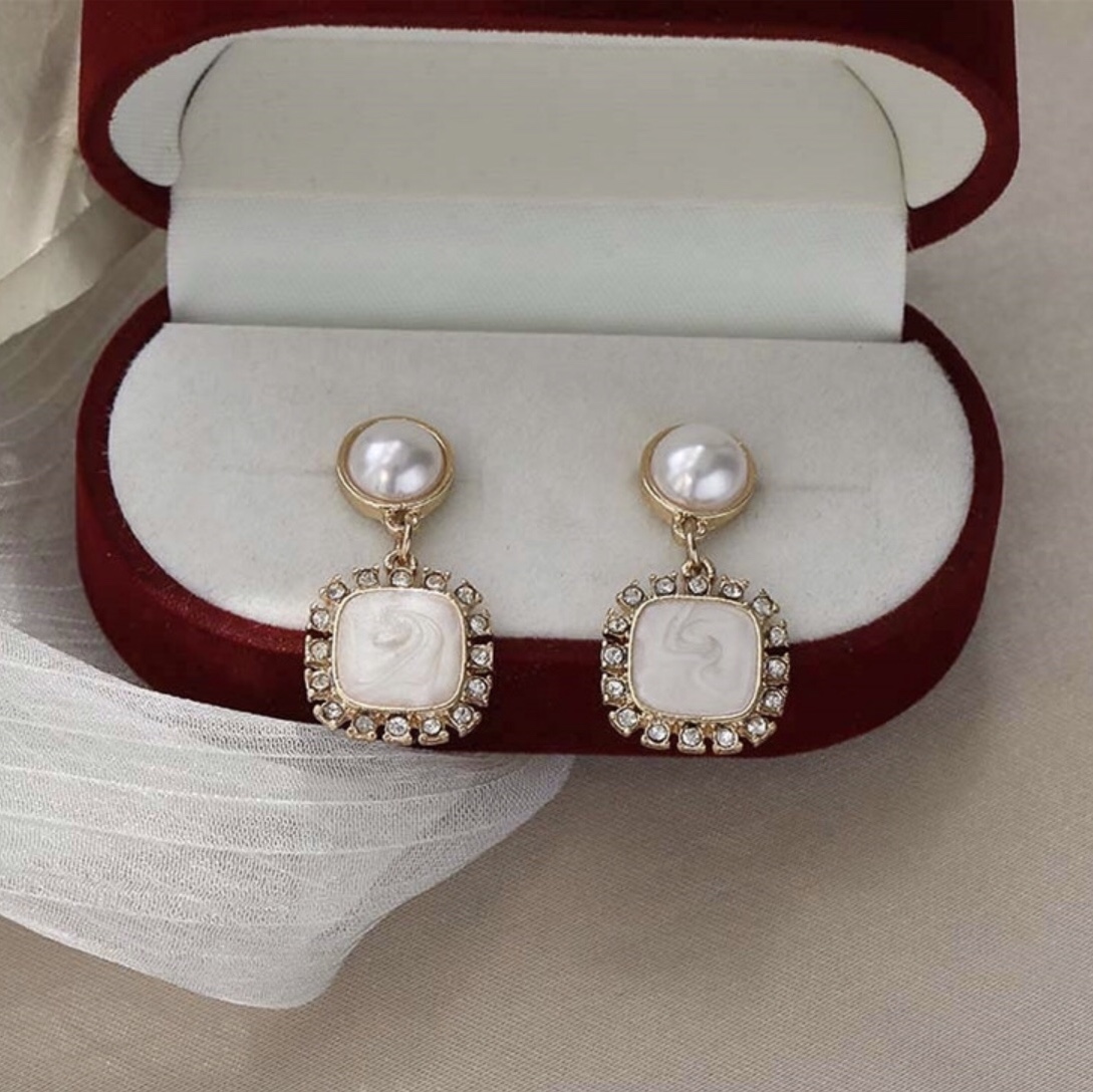 Japan, South Korea and the United States fashion trend big new flash diamond pearl earrings