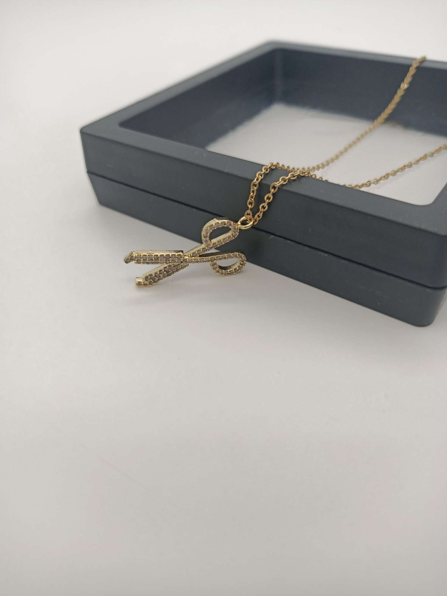 142 Women's Summer Pure Copper Simple and Sweet 2021 New Style Niche Light Luxury Style Versatile Necklace Application Scenario