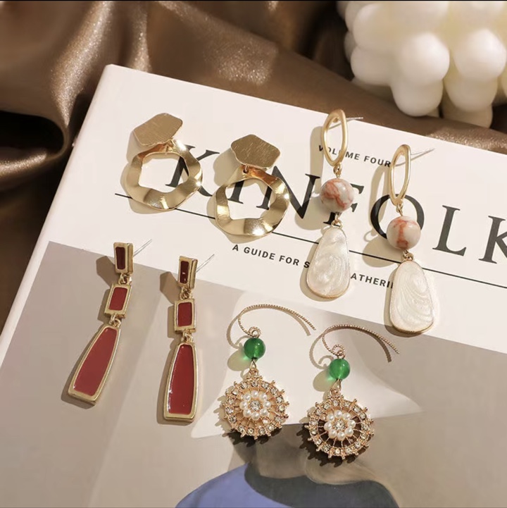 Stud earrings 099