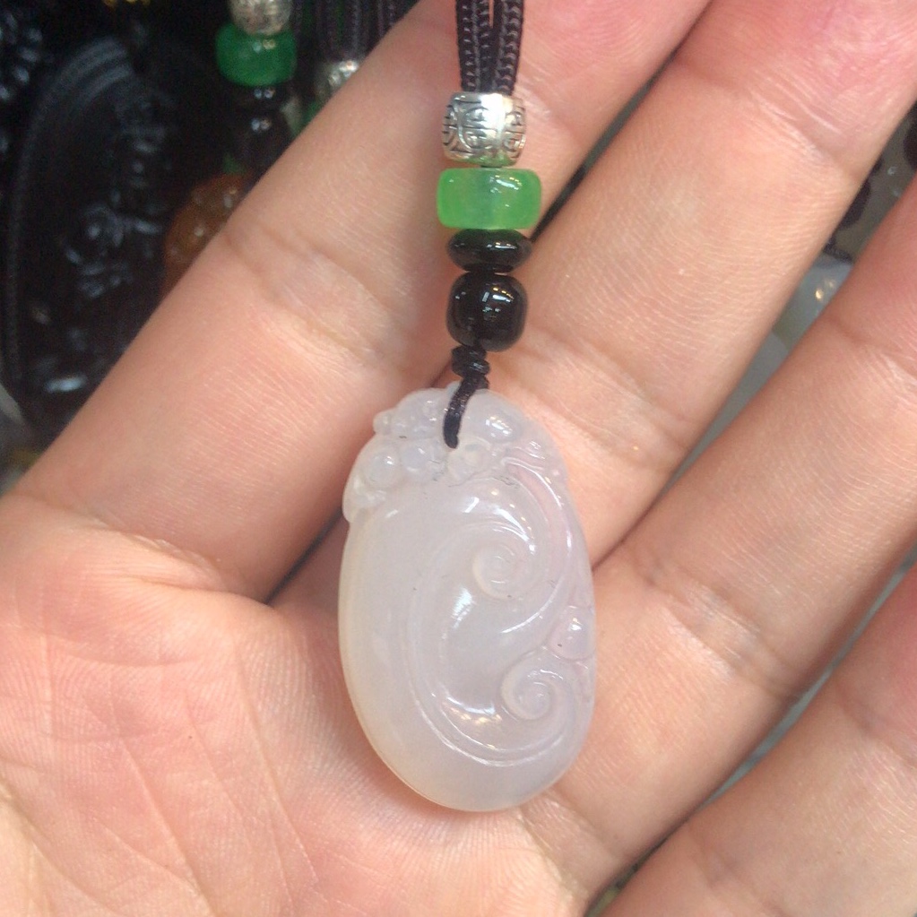 和田玉手镯 玉石镯子 玉饰品地摊 精选和田玉 精致玉石手镯 珍贵玉石饰品