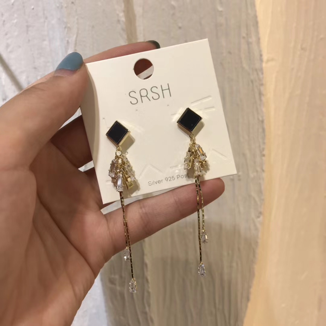 Pendientes de aro liso grandes pendientes de círculo europeo americano francés premium sentido de verano diseño de nicho exagerado personalidad plata esterlina earpieces 67