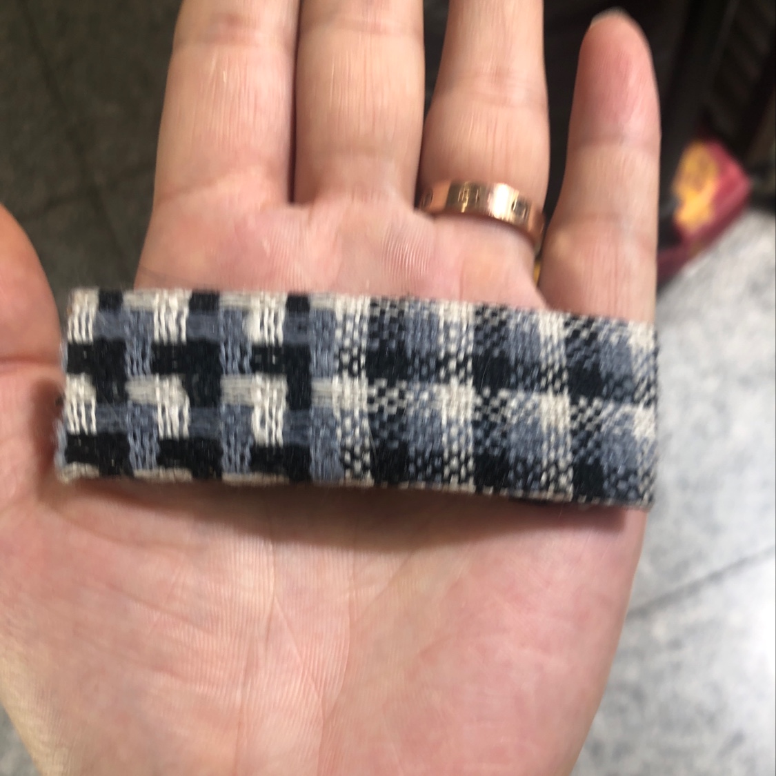 An 8-centimeter square grid