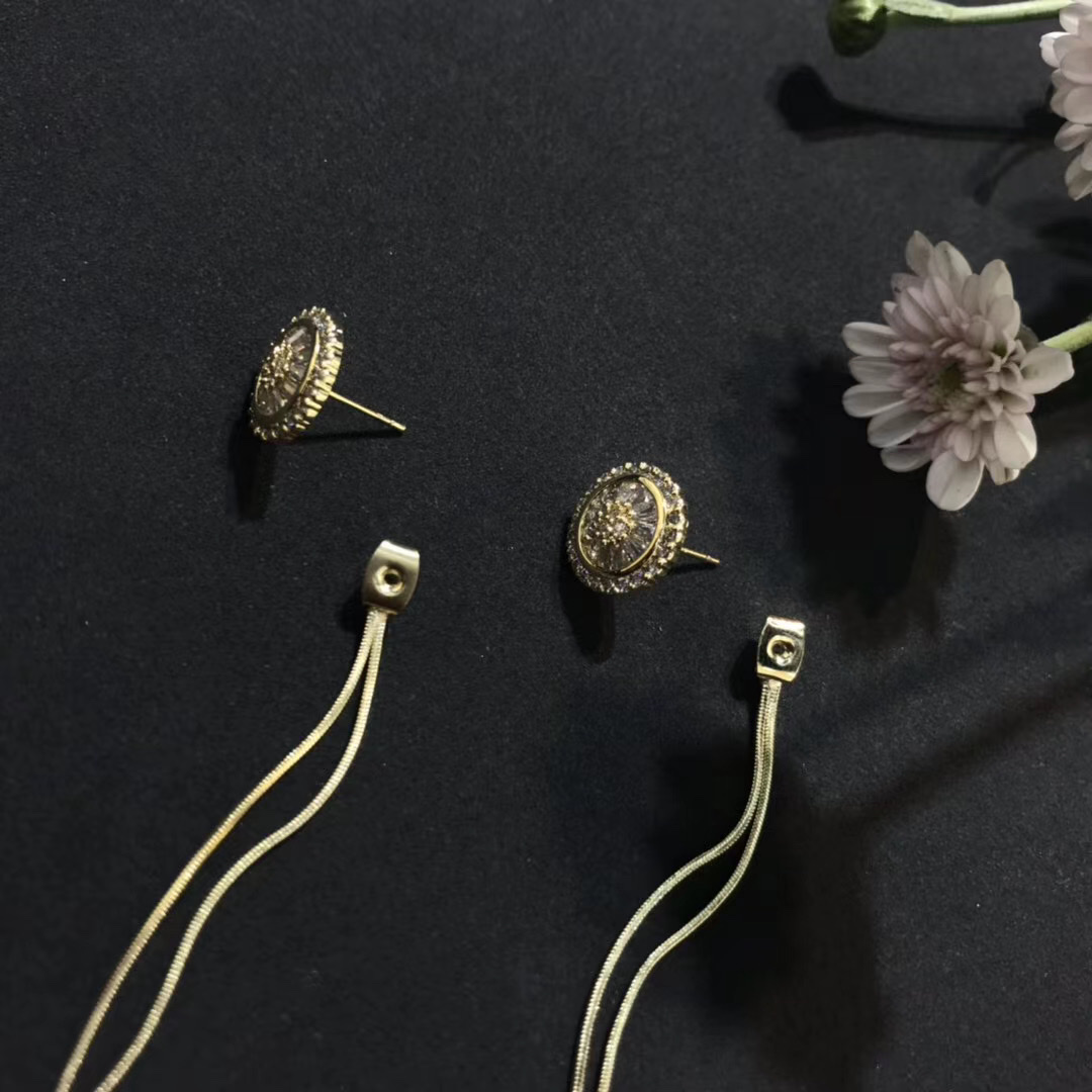 The ring earrings exude a sense of elegance, sophistication, grandeur and exaggeration. The large ring is fashionable and round. kdbf earrings are suitable for summer for women in 2021 Specification image