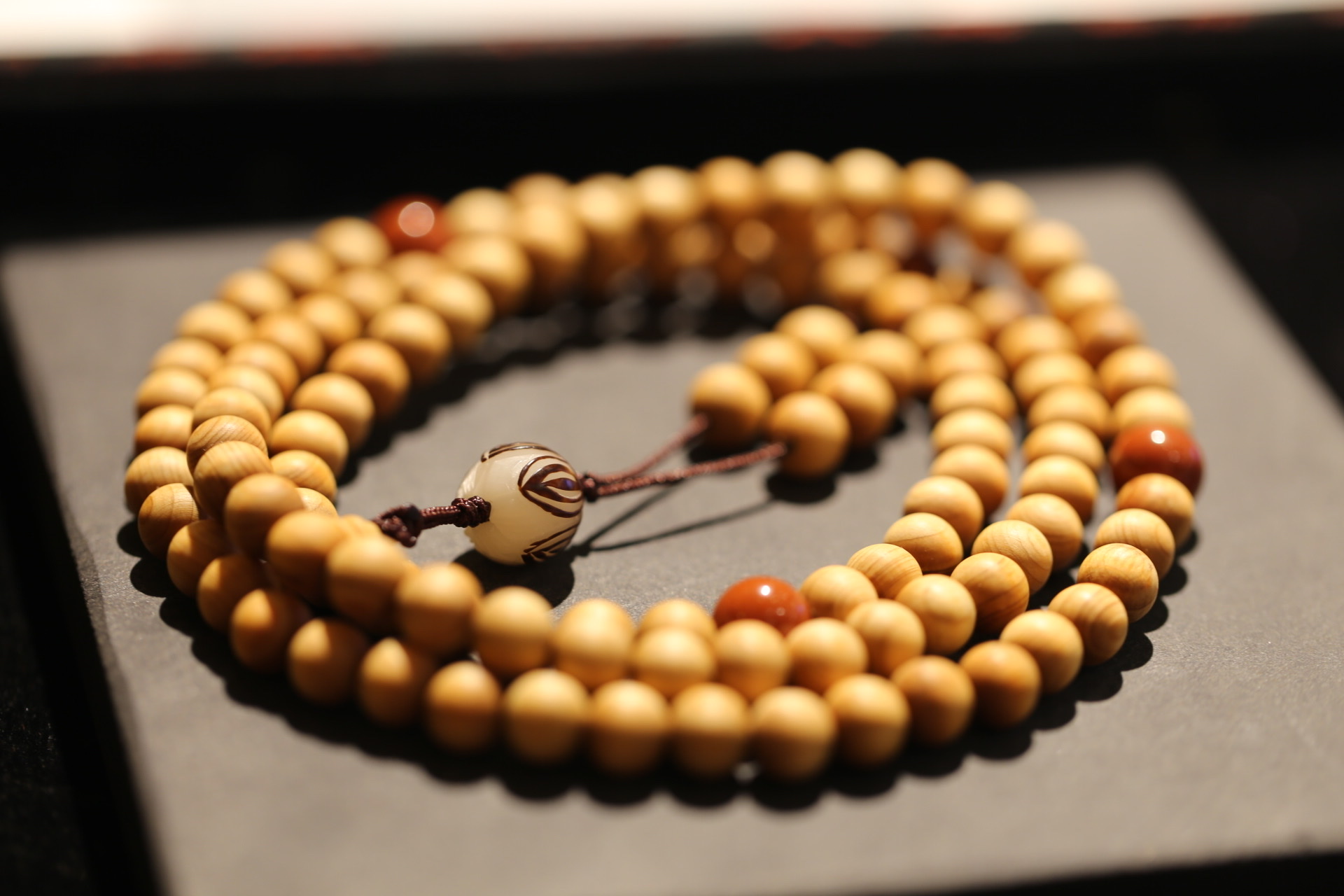National Trend - Natural Taihang Mountain Cliff Cypress Prayer Beads 8mm round and smooth Application Scenario