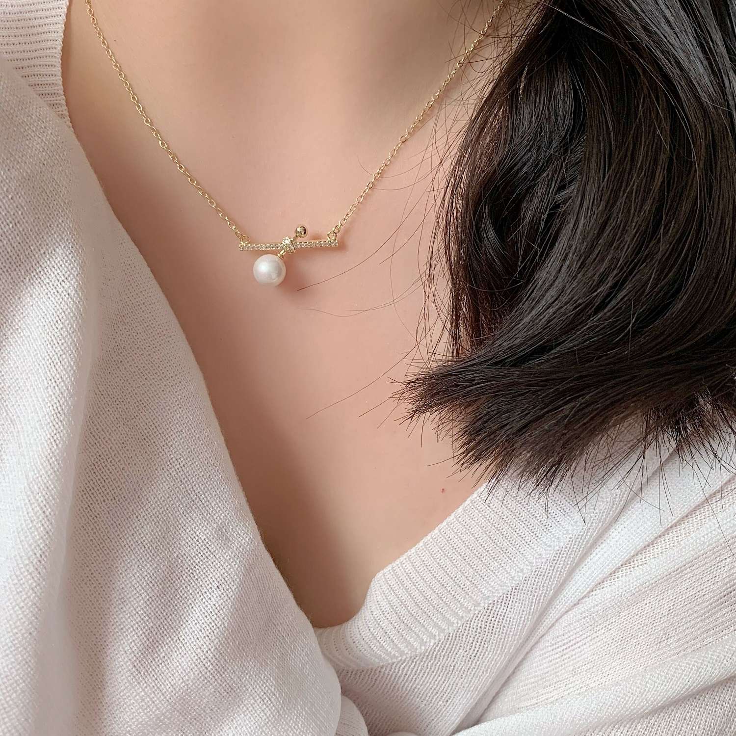 A simple and elegant Japanese and Korean fashion necklace, a niche design for women on Instagram, and a light luxury exquisite collarbone chain accessory for summer Item Picture