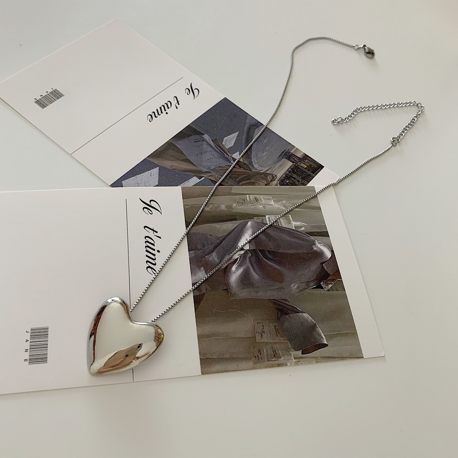 "Instagram cold style big heart pendant necklace for women, fashionable, simple, exaggerated and individual, Internet celebrity collarbone chain, trendy summer.