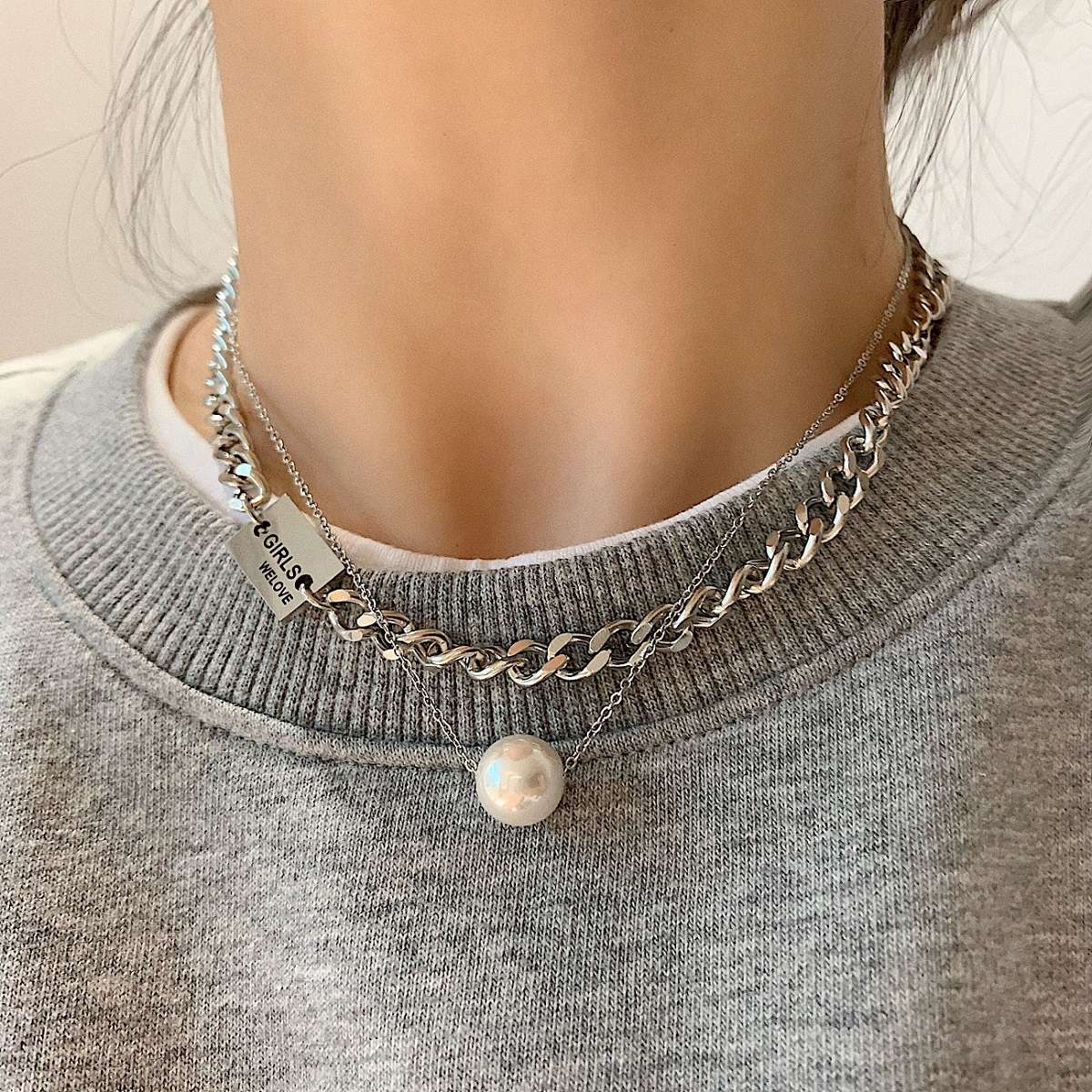 European and American personalized chain necklace for women that doesn't fade, Instagram hip-hop double-layer letter brand, niche double-layer stacked collarbone chain Application Scenario