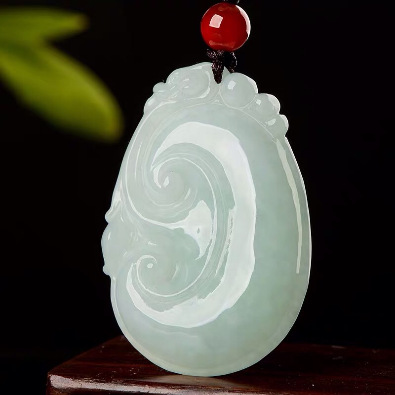 天然翡翠玉如意吊坠