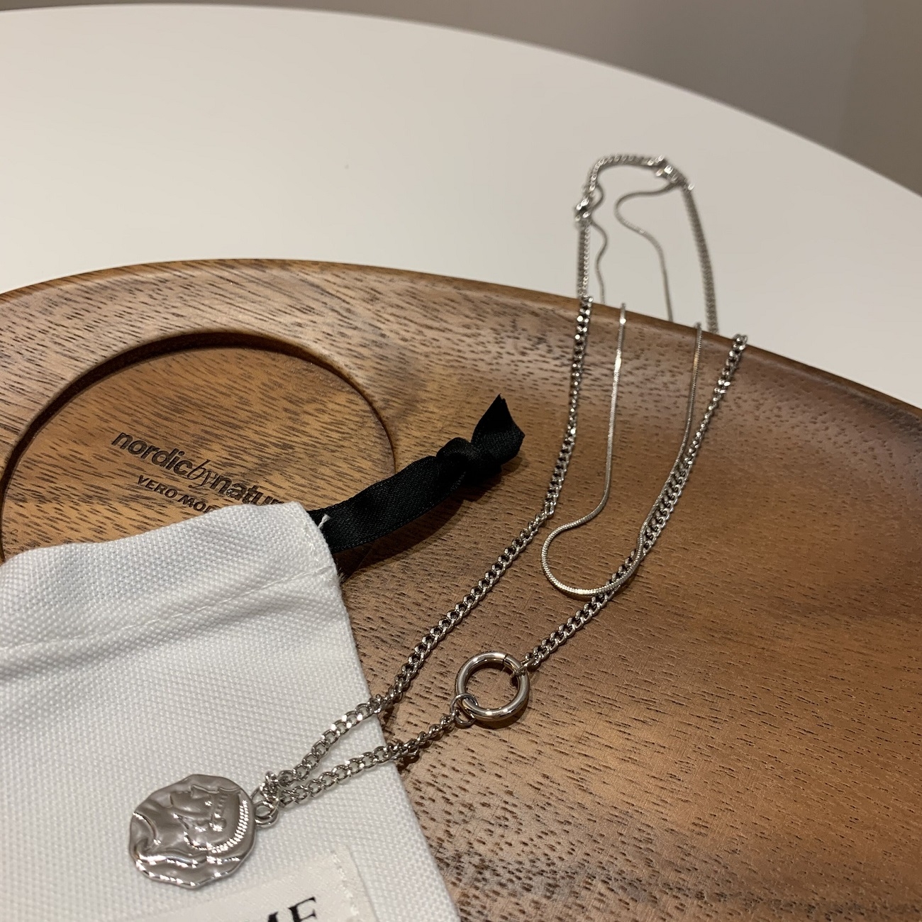 Double-layered head round pendant necklace for women, Instagram simple hip-hop cold style collarbone chain paired with sweatshirt sweater chain