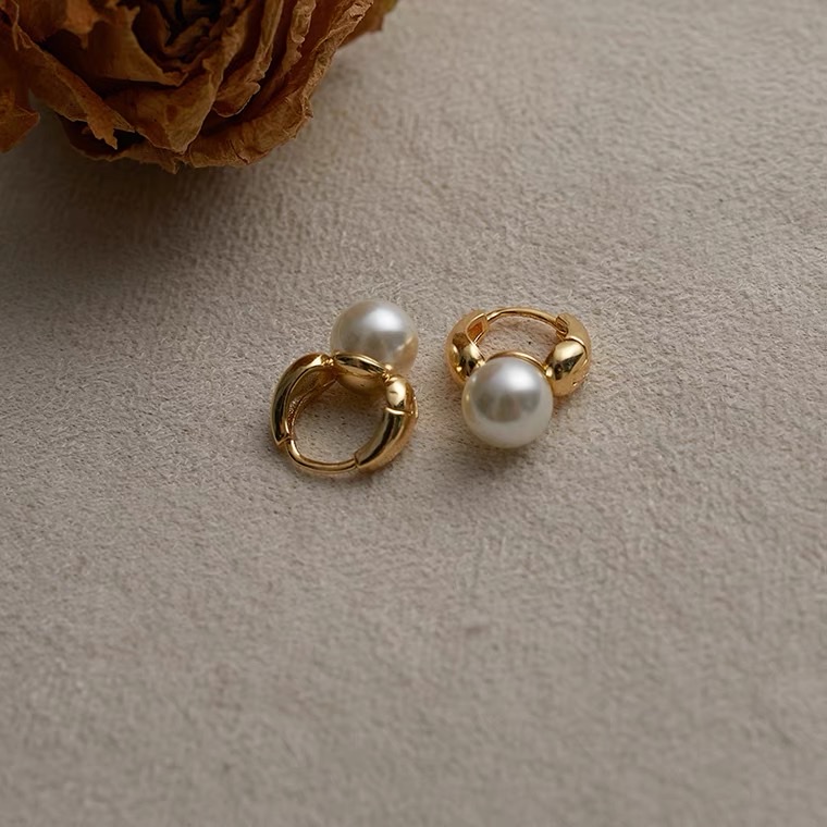 Pearl earring women's earrings, circle versatile earrings, fashionable and retro style, small earrings, ins stud earrings details Picture