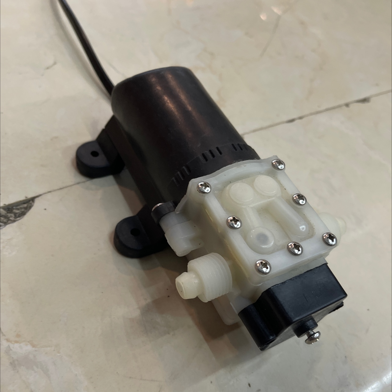 Guangxin machinery packaging equipment filling machine pumping pump entity old shop good quality and excellent price thumbnail