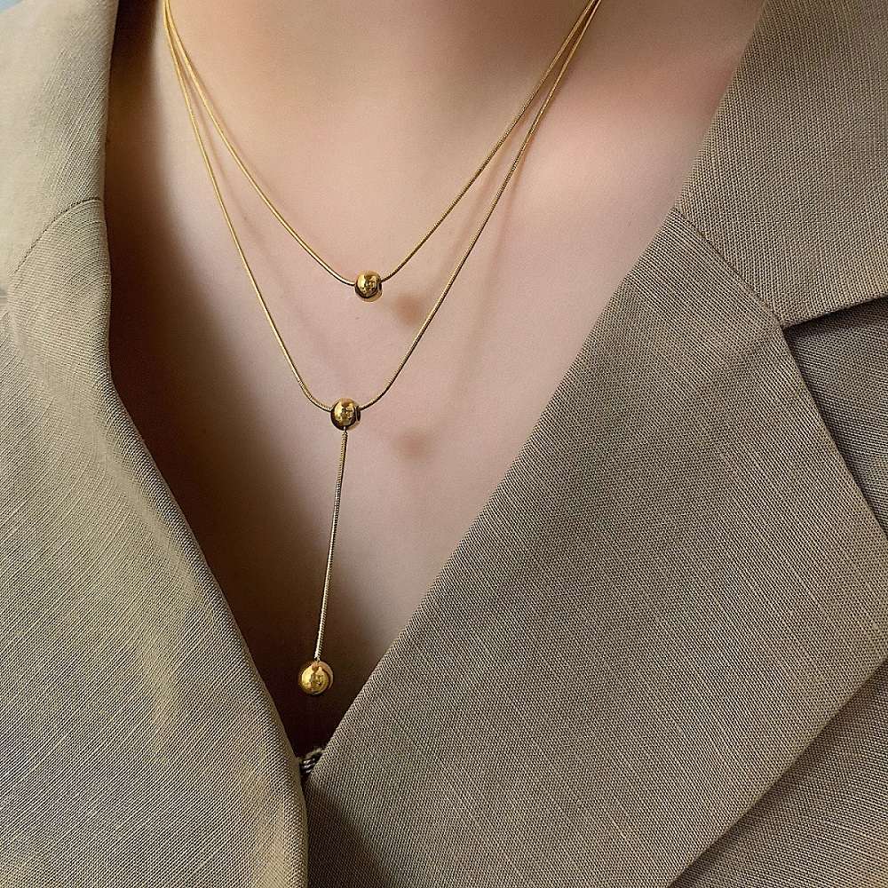 Japanese and Korean non-fading, simple and versatile, elegant collarbone chain, women's niche design, ins double-layer necklace, trendy Application Scenario