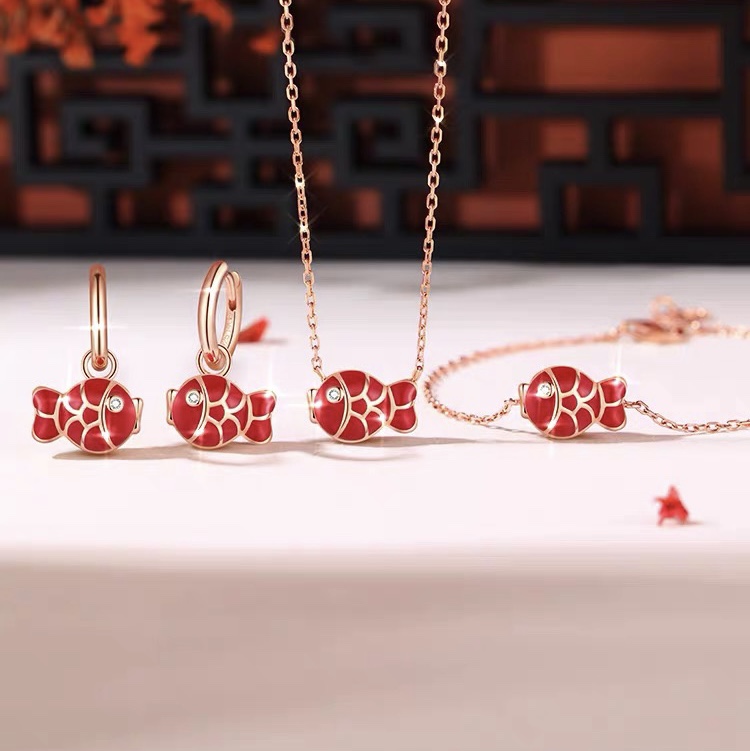 Clownfish necklace