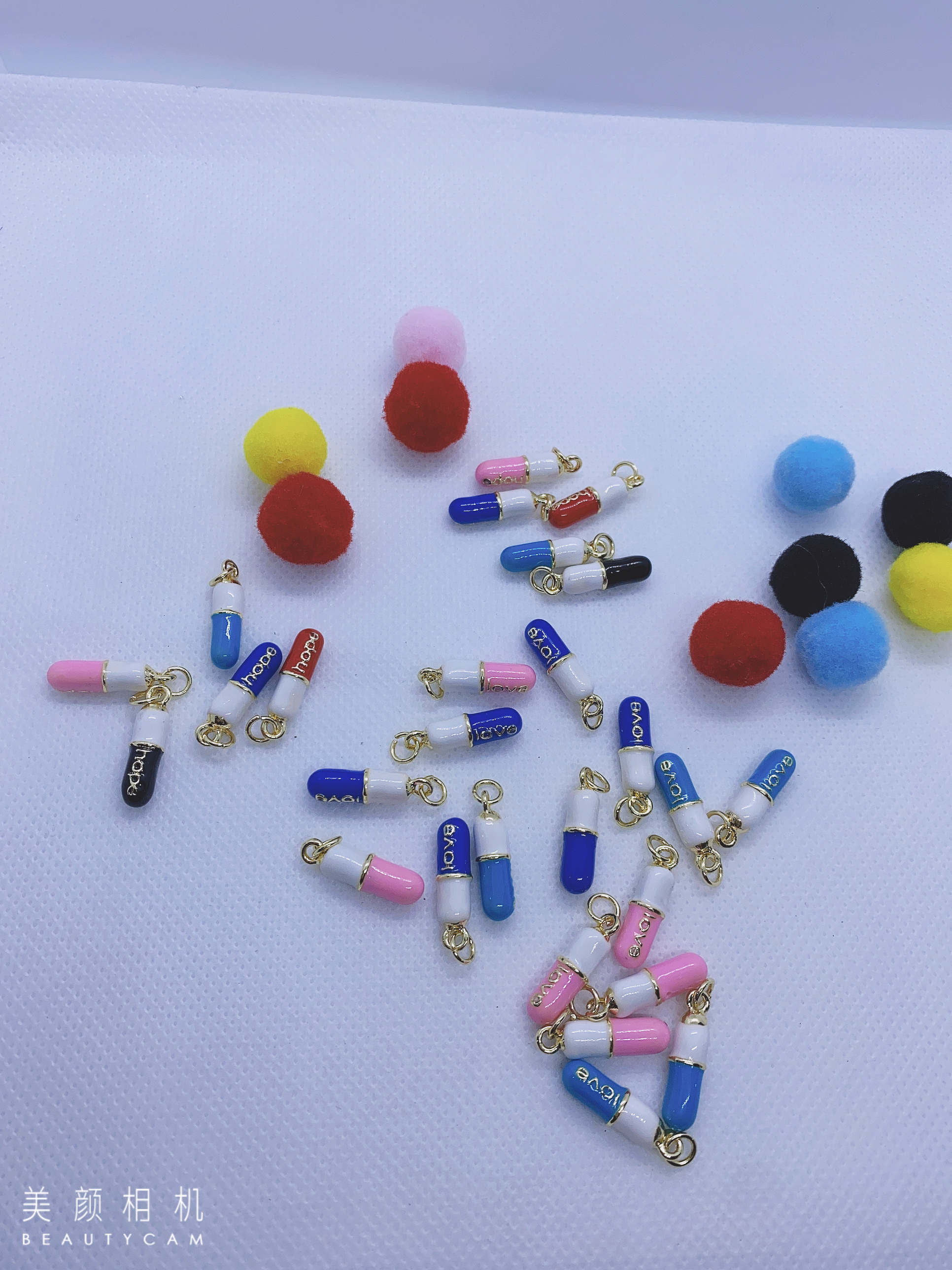 Three-dimensional cylindrical pendant details Picture