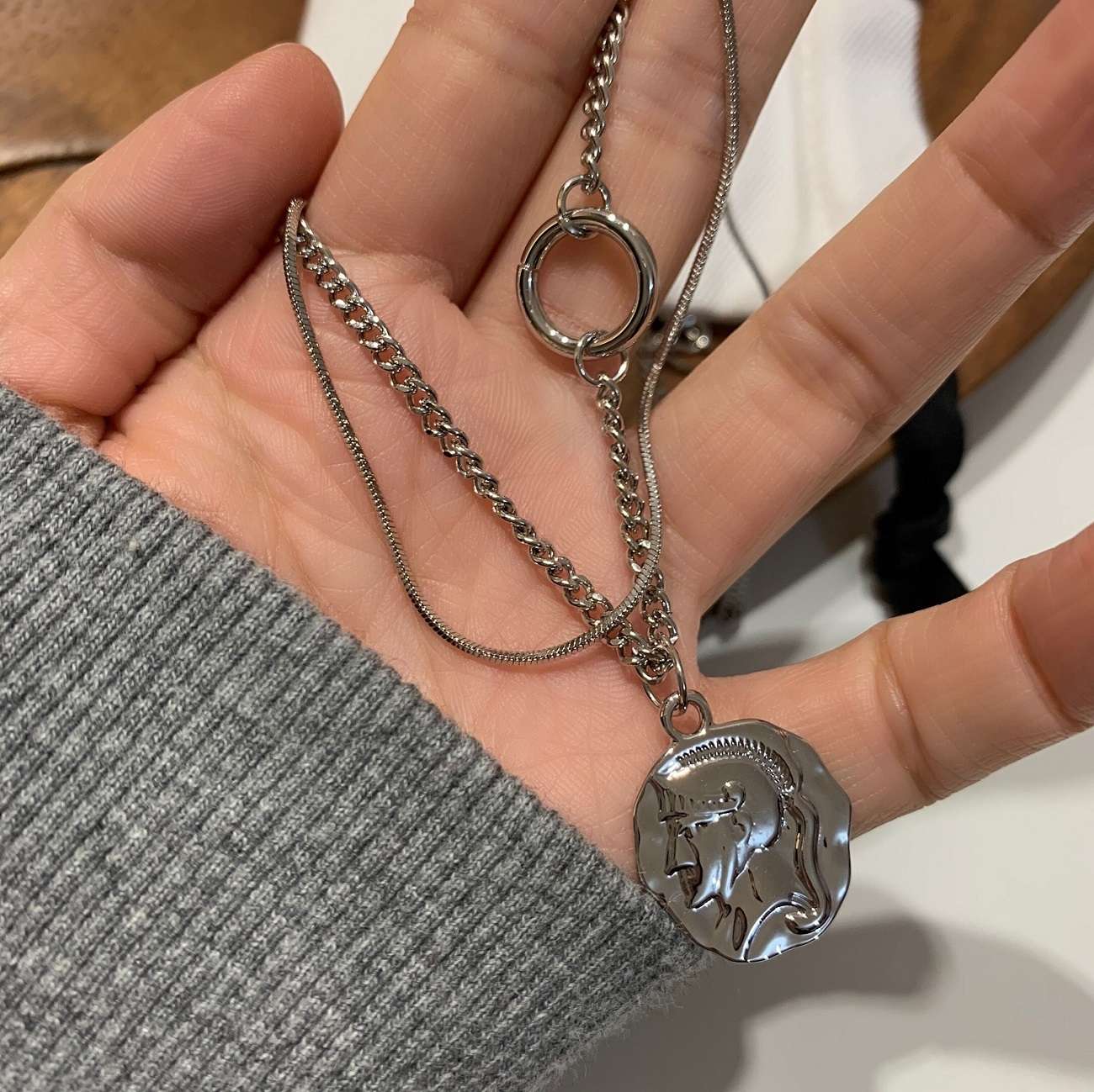 Double-layered head round pendant necklace for women, Instagram simple hip-hop cold style collarbone chain paired with sweatshirt sweater chain Item Picture