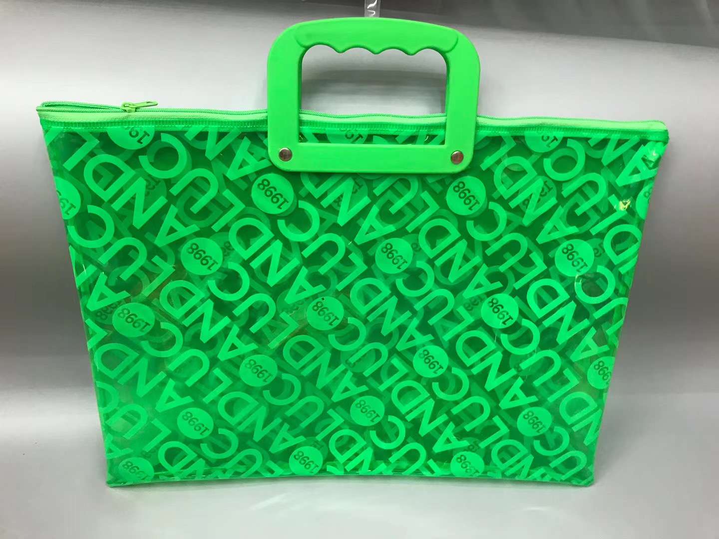 Mesh hand-held file bag detail image 8