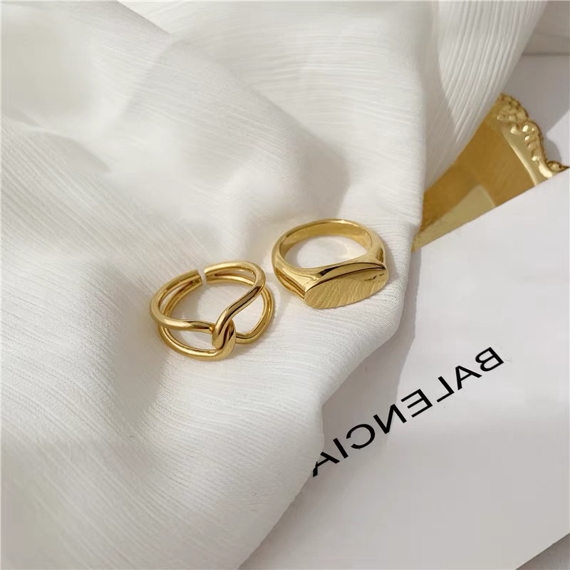 A simple and niche stainless steel women's ring with a unique smooth finish, Jieya Steel jewelry Application Scenario