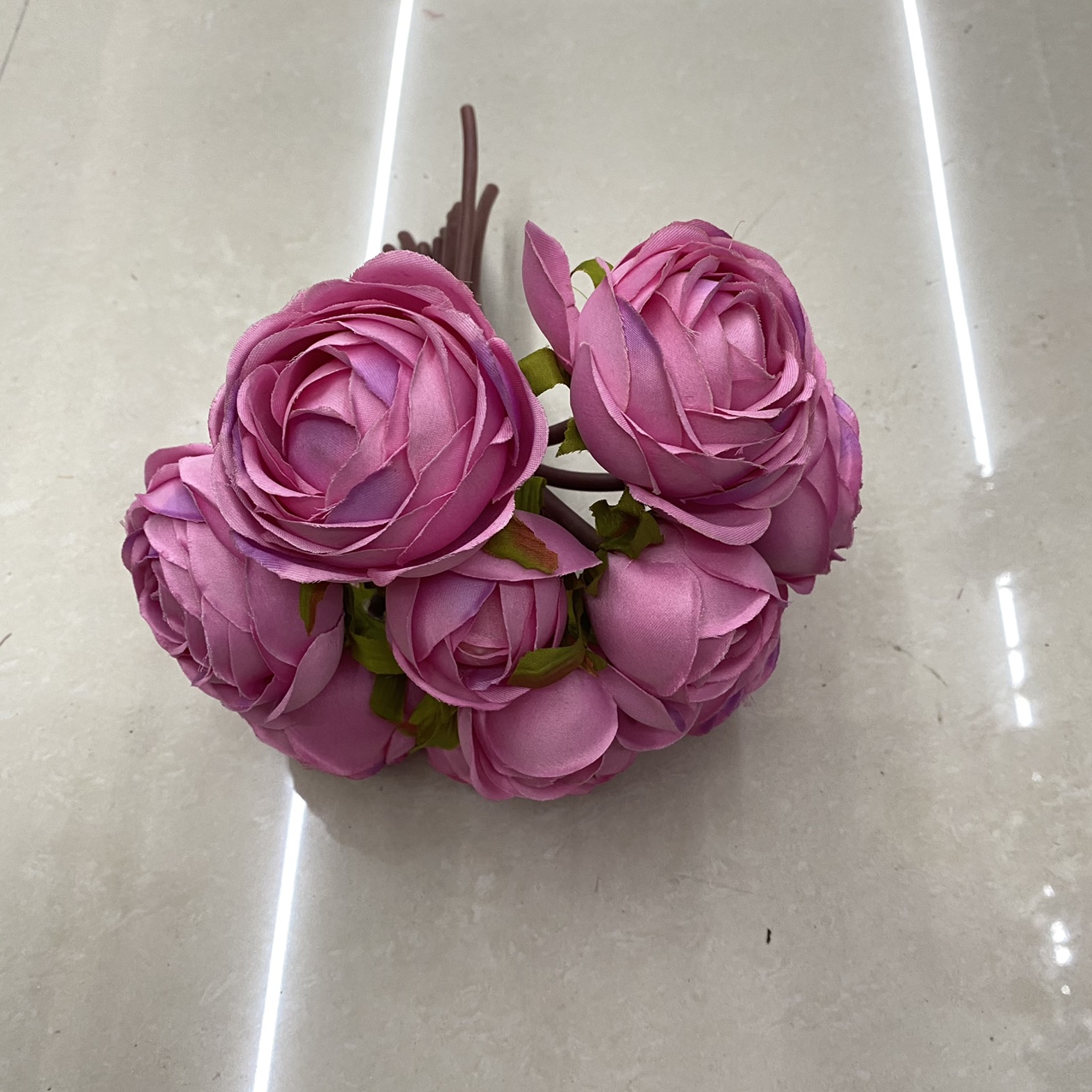 粉色绿叶茶包花束