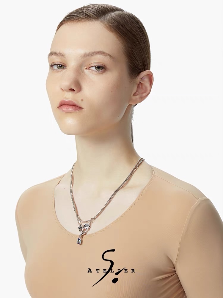 ATELIERSO Double pin V-shaped pendant necklace, an original and niche design, exudes a sense of sophistication and individuality detail image 4