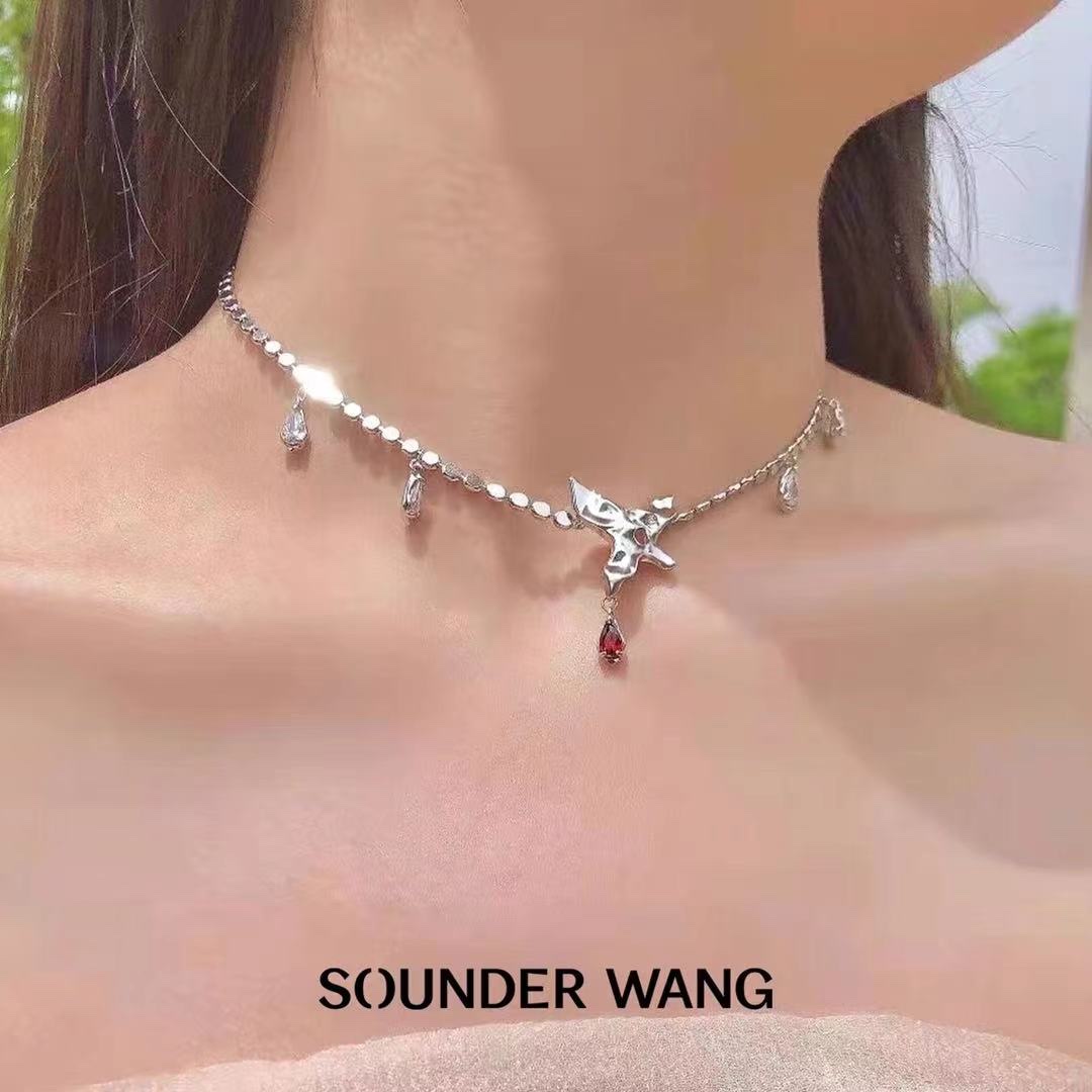 The SOUNDER WANG Butterfly Series Zircon water drop necklace is a niche design for women, exuding a sense of sophistication and ethereal individuality Specification image